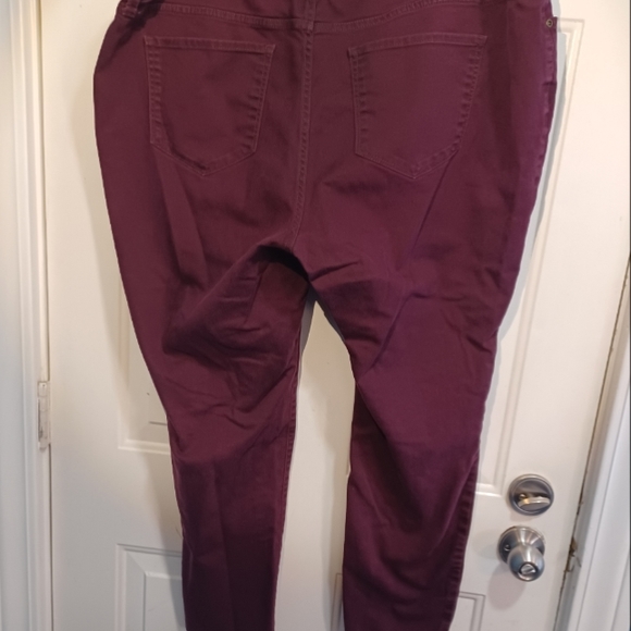 St. Johns Bay Women's 22W Skinny Leg Jeans Color Plum/ Purple - Picture 6 of 9